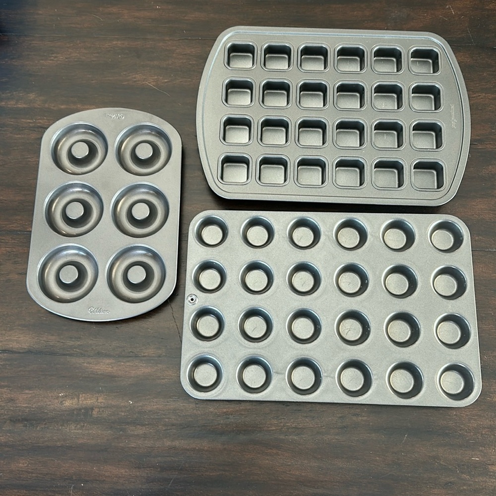Pampered Chef Mini Muffin Pan, PC Mini Brownie Bite Pan & Wilton Donut Pan